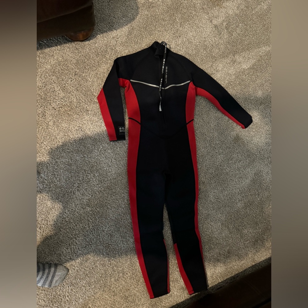Seaskin wetsuit unisex size 14 Youth NWOT